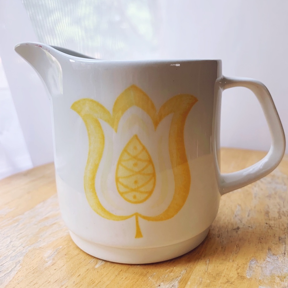 Vintage J&G Meakin tulip time ironstone creamer